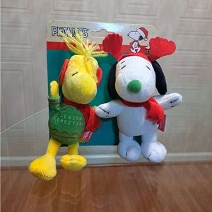 Fetch Peanuts Snoopy set of 2 dog toys 7” with squeaker